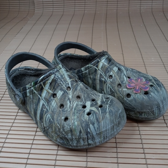 Crocs men's Camo winter lined clogs. Men's sz 8. Women's sz 10. 219pm - Picture 1 of 8